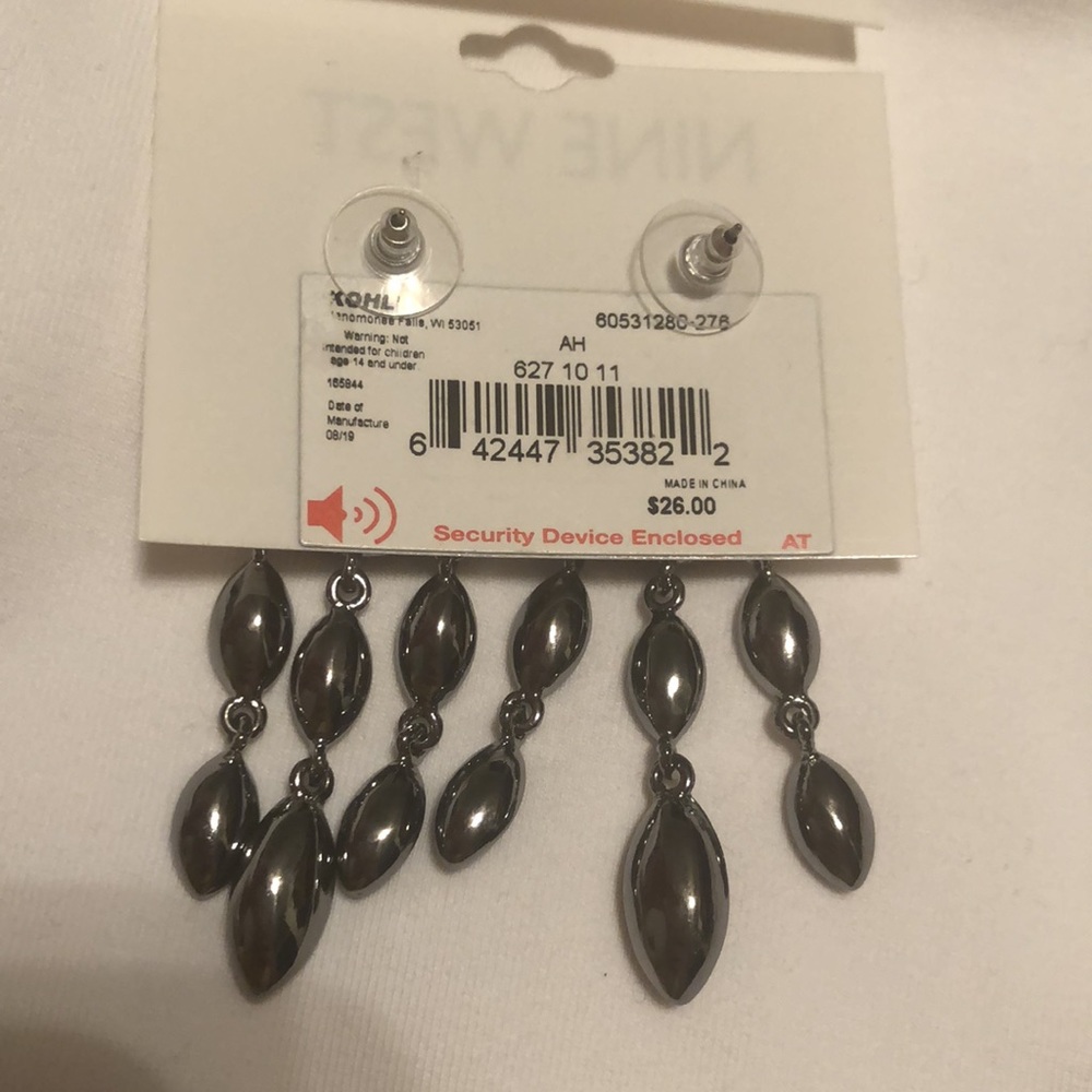 Nine West Earrings - Picture 3 of 4